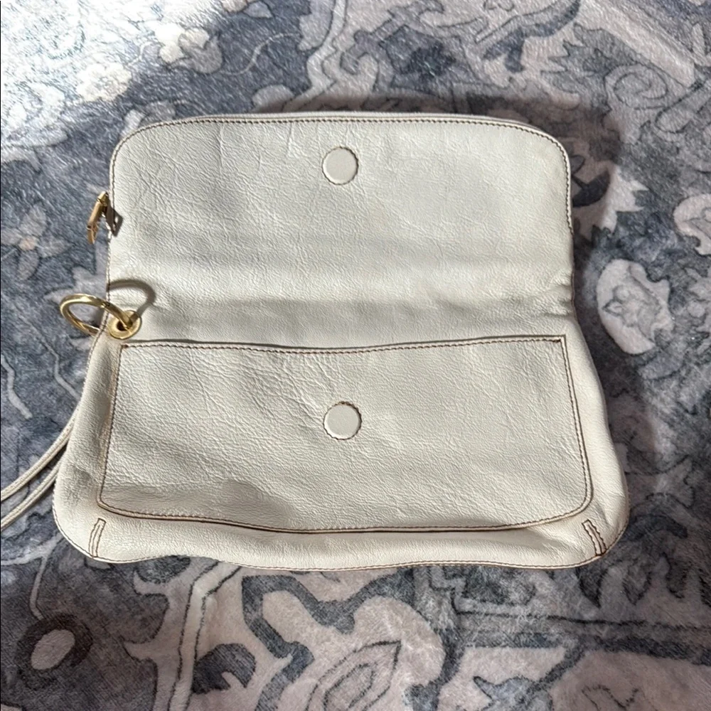 Talbots Large Cream Wristlet‎ Clutch